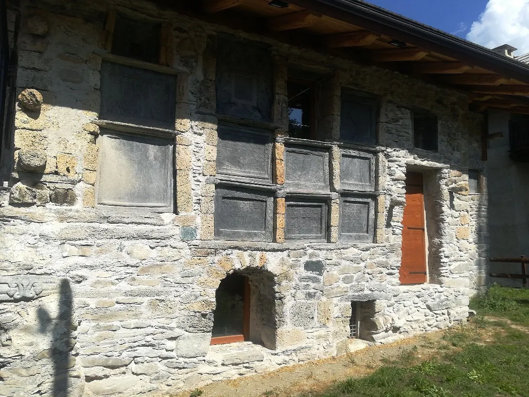 In Val di Susa, il mistero della Casa delle Lapidi