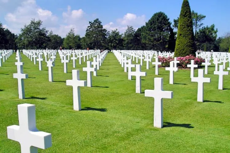 A Milano c’è un cimitero di guerra che nasconde un segreto